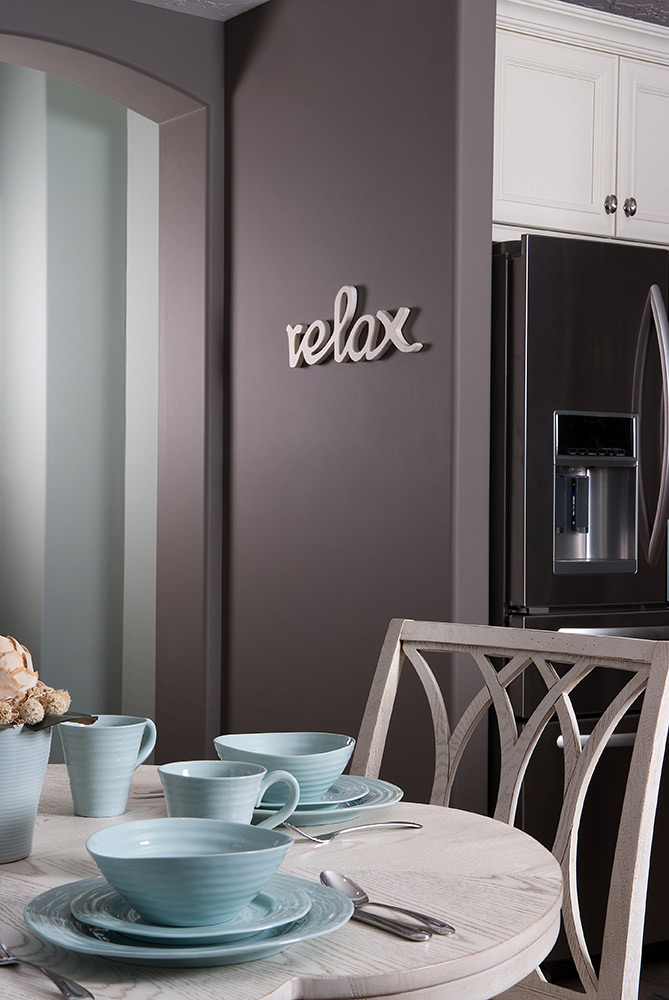 photograph of kitchen and table setting for decorating den designer - interior design photographer