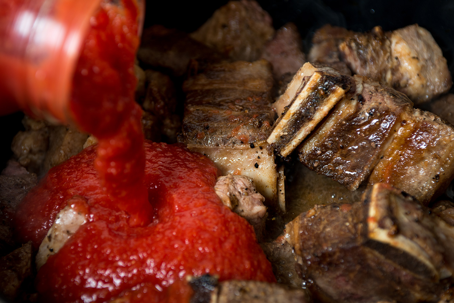 making pork sauce - food and restaurant photographer